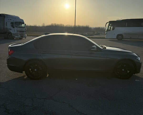 Серый БМВ 3 Серия, объемом двигателя 2 л и пробегом 140 тыс. км за 14000 $, фото 11 на Automoto.ua