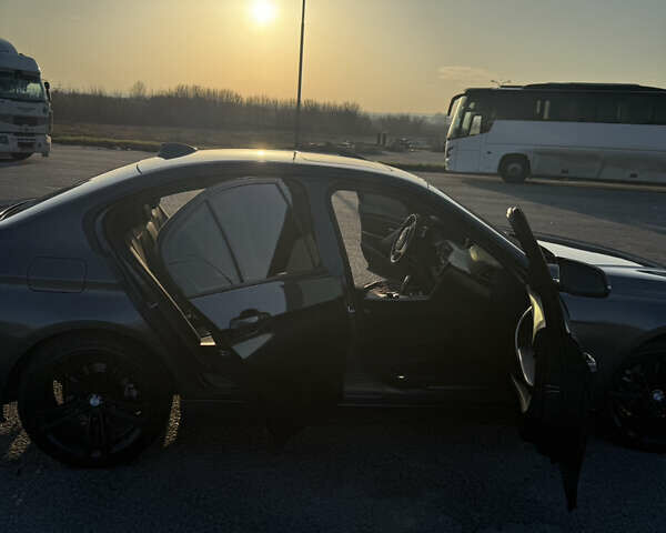 Серый БМВ 3 Серия, объемом двигателя 2 л и пробегом 140 тыс. км за 14000 $, фото 25 на Automoto.ua