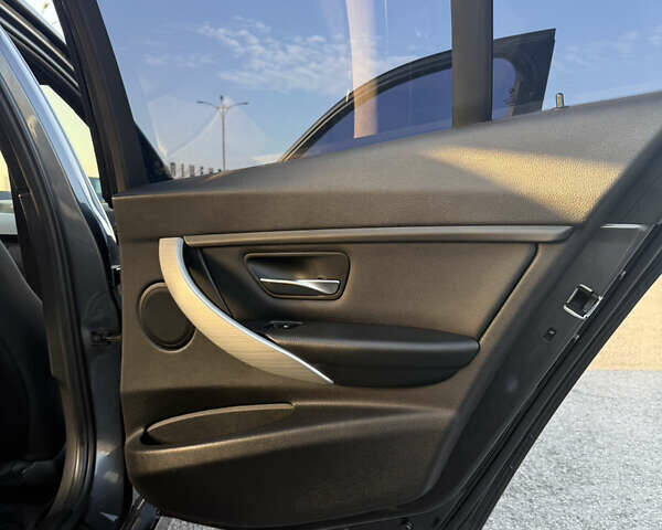 Серый БМВ 3 Серия, объемом двигателя 2 л и пробегом 140 тыс. км за 14000 $, фото 29 на Automoto.ua