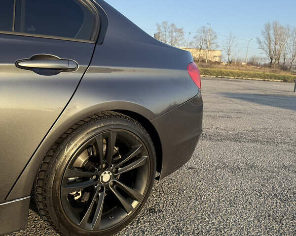 Серый БМВ 3 Серия, объемом двигателя 2 л и пробегом 140 тыс. км за 14000 $, фото 17 на Automoto.ua