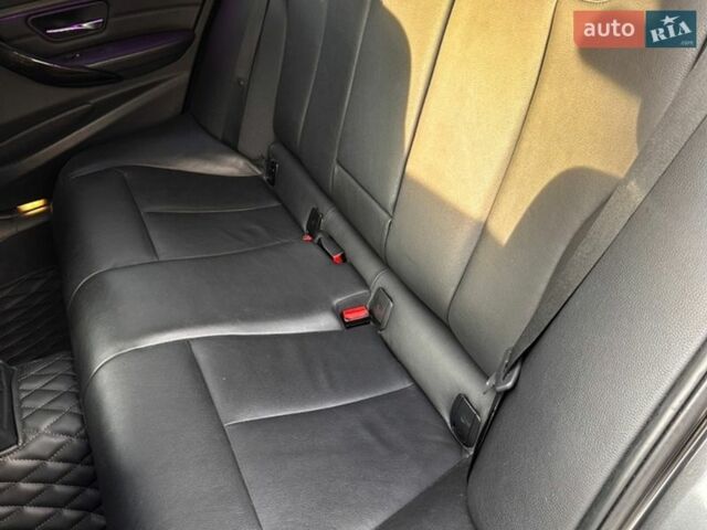 Серый БМВ 3 Серия, объемом двигателя 2.98 л и пробегом 189 тыс. км за 17500 $, фото 25 на Automoto.ua