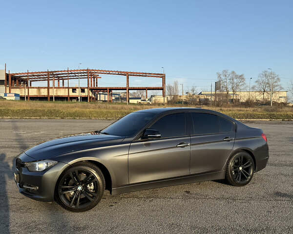 Серый БМВ 3 Серия, объемом двигателя 2 л и пробегом 140 тыс. км за 14000 $, фото 2 на Automoto.ua