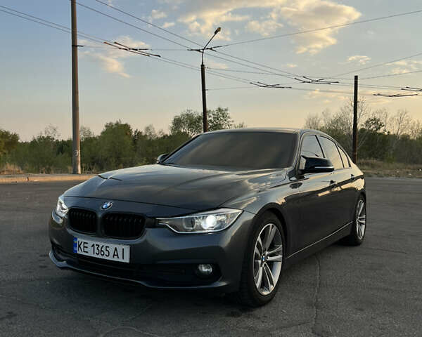 Серый БМВ 3 Серия, объемом двигателя 2 л и пробегом 285 тыс. км за 14499 $, фото 6 на Automoto.ua