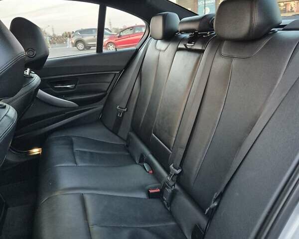 Серый БМВ 3 Серия, объемом двигателя 2.98 л и пробегом 211 тыс. км за 19400 $, фото 9 на Automoto.ua