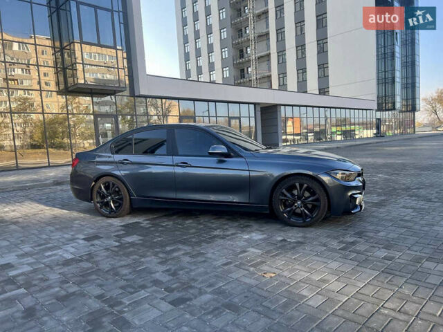 Серый БМВ 3 Серия, объемом двигателя 0 л и пробегом 190 тыс. км за 12600 $, фото 4 на Automoto.ua