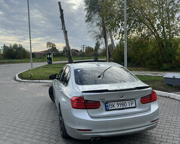 Серый БМВ 3 Серия, объемом двигателя 2 л и пробегом 183 тыс. км за 12500 $, фото 1 на Automoto.ua