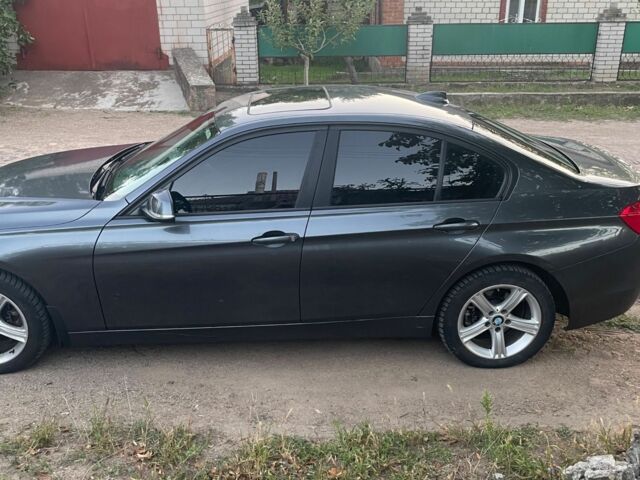 Серый БМВ 3 Серия, объемом двигателя 2 л и пробегом 142 тыс. км за 12500 $, фото 1 на Automoto.ua