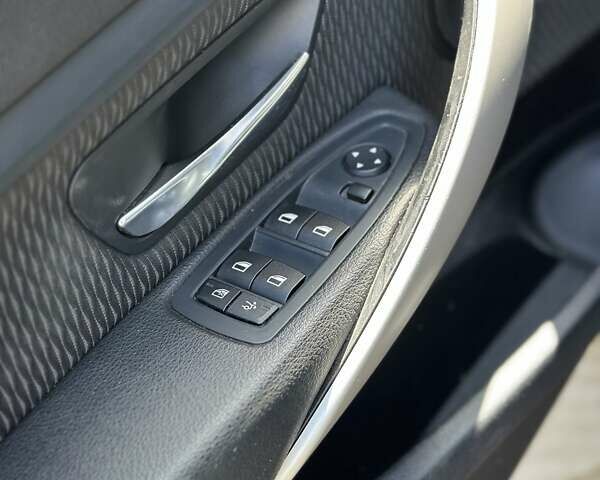 Серый БМВ 3 Серия, объемом двигателя 2 л и пробегом 303 тыс. км за 15500 $, фото 12 на Automoto.ua