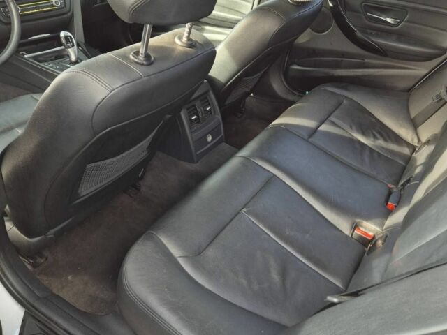 Серый БМВ 3 Серия, объемом двигателя 2 л и пробегом 348 тыс. км за 12000 $, фото 7 на Automoto.ua