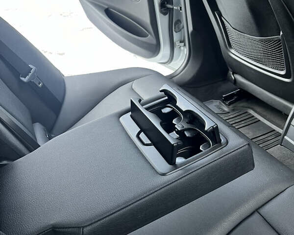 Серый БМВ 3 Серия, объемом двигателя 2 л и пробегом 145 тыс. км за 14200 $, фото 26 на Automoto.ua