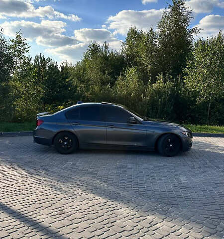 Серый БМВ 3 Серия, объемом двигателя 2 л и пробегом 300 тыс. км за 11300 $, фото 2 на Automoto.ua