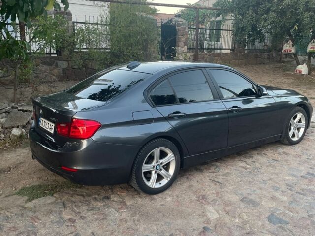 Серый БМВ 3 Серия, объемом двигателя 2 л и пробегом 142 тыс. км за 12500 $, фото 3 на Automoto.ua