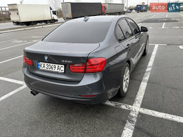 Серый БМВ 3 Серия, объемом двигателя 2 л и пробегом 174 тыс. км за 12500 $, фото 7 на Automoto.ua