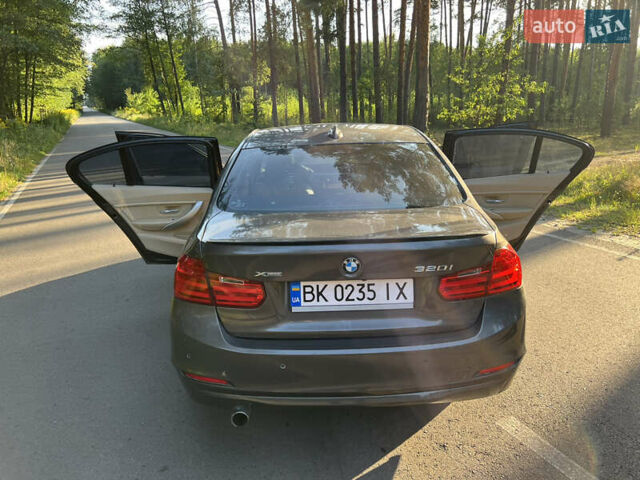 Серый БМВ 3 Серия, объемом двигателя 2 л и пробегом 198 тыс. км за 13200 $, фото 1 на Automoto.ua
