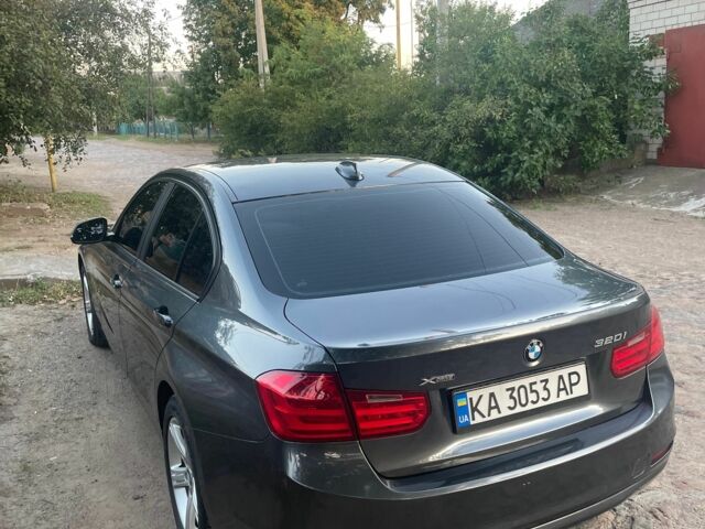 Серый БМВ 3 Серия, объемом двигателя 2 л и пробегом 142 тыс. км за 12500 $, фото 2 на Automoto.ua