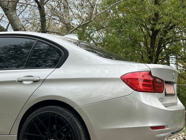 БМВ 3 Серия 2013 в Ровно на Automoto.ua Серый БМВ 3 Серия, объемом двигателя 2 л и пробегом 230 тыс. км за 11500 $, фото 10 на Automoto.ua