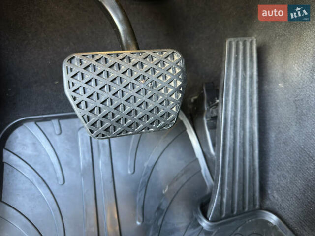 Сірий БМВ 3 Серія, об'ємом двигуна 2 л та пробігом 150 тис. км за 13550 $, фото 20 на Automoto.ua