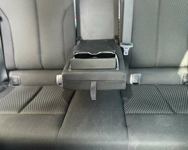 Серый БМВ 3 Серия, объемом двигателя 2 л и пробегом 303 тыс. км за 15500 $, фото 9 на Automoto.ua