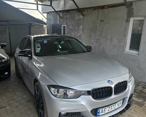 Серый БМВ 3 Серия, объемом двигателя 2 л и пробегом 343 тыс. км за 12000 $, фото 1 на Automoto.ua