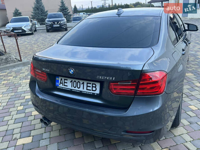 БМВ 3 Серия 2013 в Днепре (Днепропетровске) на Automoto.ua Серый БМВ 3 Серия, объемом двигателя 2 л и пробегом 145 тыс. км за 12900 $, фото 3 на Automoto.ua