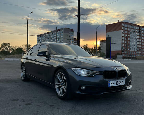 Серый БМВ 3 Серия, объемом двигателя 2 л и пробегом 285 тыс. км за 14499 $, фото 5 на Automoto.ua
