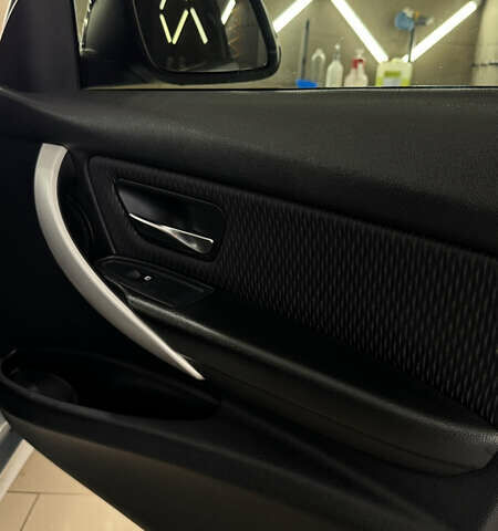 Серый БМВ 3 Серия, объемом двигателя 2 л и пробегом 240 тыс. км за 14800 $, фото 10 на Automoto.ua