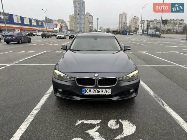 Серый БМВ 3 Серия, объемом двигателя 2 л и пробегом 174 тыс. км за 12500 $, фото 1 на Automoto.ua