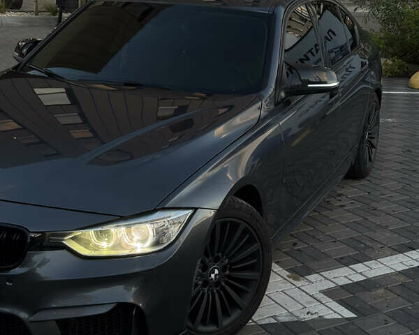 Серый БМВ 3 Серия, объемом двигателя 2 л и пробегом 155 тыс. км за 16300 $, фото 12 на Automoto.ua