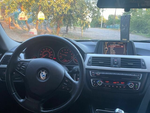 Серый БМВ 3 Серия, объемом двигателя 2 л и пробегом 142 тыс. км за 12500 $, фото 6 на Automoto.ua