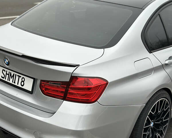 Серый БМВ 3 Серия, объемом двигателя 2 л и пробегом 180 тыс. км за 16850 $, фото 12 на Automoto.ua