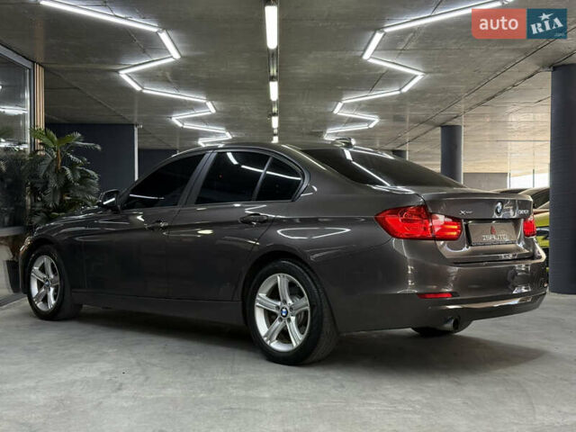 Серый БМВ 3 Серия, объемом двигателя 2 л и пробегом 99 тыс. км за 13900 $, фото 10 на Automoto.ua