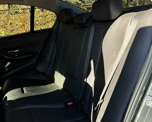 БМВ 3 Серия 2014 в Умани на Automoto.ua Серый БМВ 3 Серия, объемом двигателя 2 л и пробегом 197 тыс. км за 12900 $, фото 6 на Automoto.ua