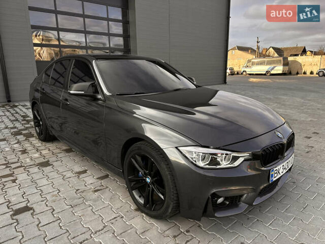Серый БМВ 3 Серия, объемом двигателя 2 л и пробегом 170 тыс. км за 14350 $, фото 10 на Automoto.ua