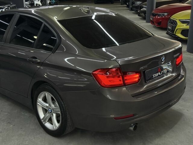 БМВ 3 Серия 2014 в Одессе на Automoto.ua Серый БМВ 3 Серия, объемом двигателя 2 л и пробегом 99 тыс. км за 13900 $, фото 13 на Automoto.ua