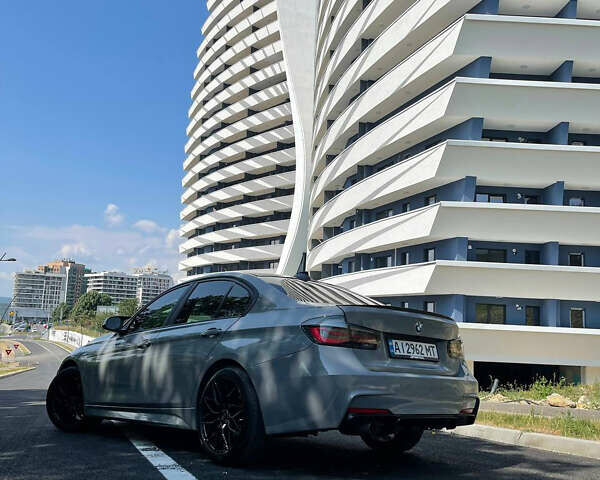 Серый БМВ 3 Серия, объемом двигателя 2 л и пробегом 163 тыс. км за 15700 $, фото 2 на Automoto.ua