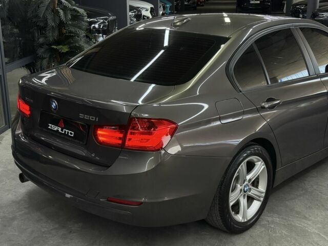 БМВ 3 Серия 2014 в Одессе на Automoto.ua Серый БМВ 3 Серия, объемом двигателя 2 л и пробегом 99 тыс. км за 13900 $, фото 9 на Automoto.ua