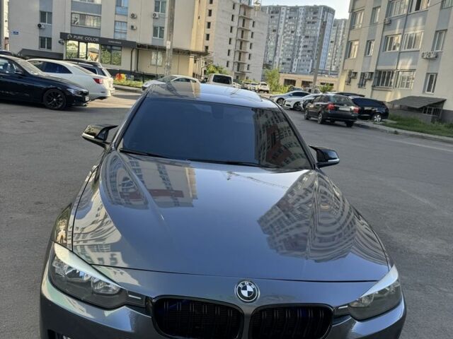 Серый БМВ 3 Серия, объемом двигателя 2 л и пробегом 162 тыс. км за 298 $, фото 3 на Automoto.ua