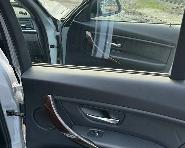 Серый БМВ 3 Серия, объемом двигателя 2 л и пробегом 127 тыс. км за 16700 $, фото 20 на Automoto.ua