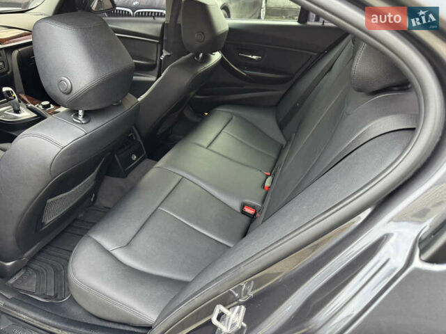 Серый БМВ 3 Серия, объемом двигателя 2 л и пробегом 198 тыс. км за 11700 $, фото 6 на Automoto.ua