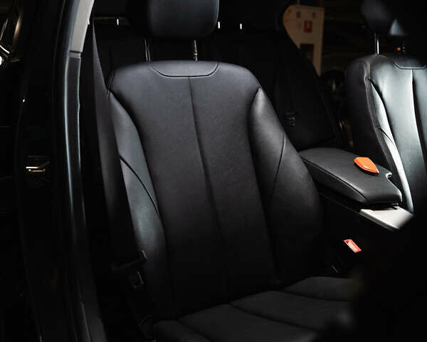 Серый БМВ 3 Серия, объемом двигателя 2 л и пробегом 192 тыс. км за 15000 $, фото 20 на Automoto.ua