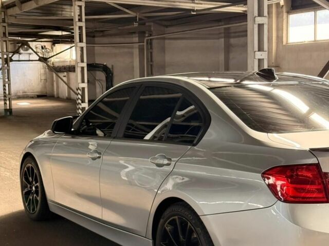 Сірий БМВ 3 Серія, об'ємом двигуна 2 л та пробігом 194 тис. км за 11000 $, фото 4 на Automoto.ua