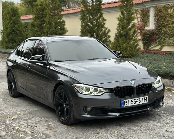 Серый БМВ 3 Серия, объемом двигателя 2 л и пробегом 223 тыс. км за 12500 $, фото 7 на Automoto.ua