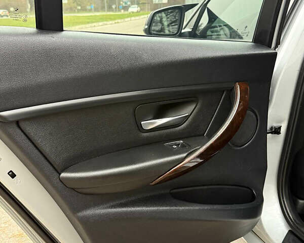 Серый БМВ 3 Серия, объемом двигателя 2 л и пробегом 225 тыс. км за 12600 $, фото 28 на Automoto.ua