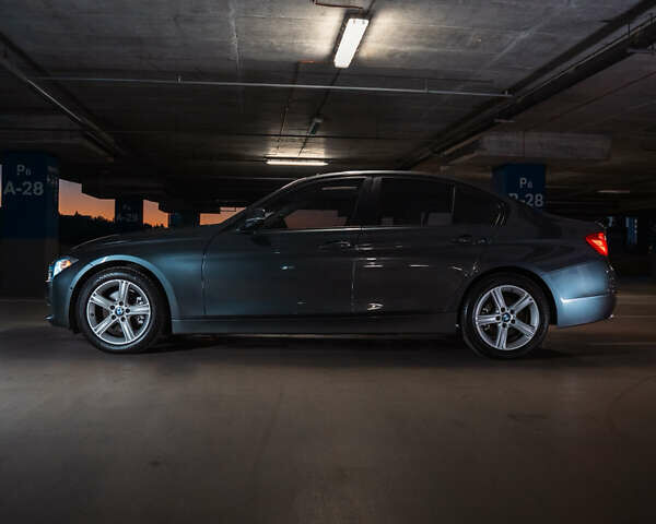 Серый БМВ 3 Серия, объемом двигателя 2 л и пробегом 192 тыс. км за 15000 $, фото 10 на Automoto.ua