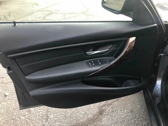 Серый БМВ 3 Серия, объемом двигателя 2 л и пробегом 84 тыс. км за 4700 $, фото 8 на Automoto.ua