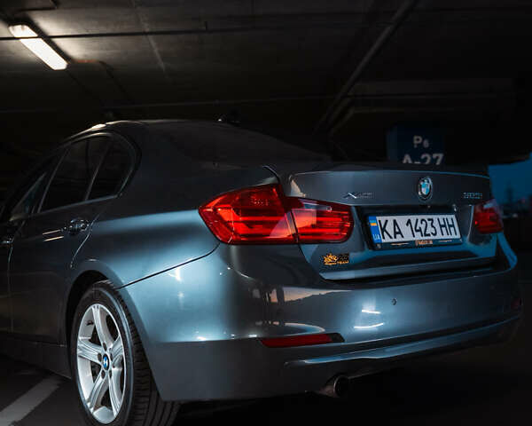 Серый БМВ 3 Серия, объемом двигателя 2 л и пробегом 192 тыс. км за 15000 $, фото 1 на Automoto.ua