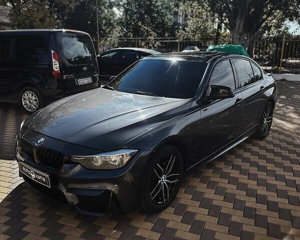 Серый БМВ 3 Серия, объемом двигателя 2 л и пробегом 185 тыс. км за 12500 $, фото 2 на Automoto.ua