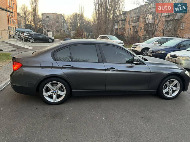 Серый БМВ 3 Серия, объемом двигателя 2 л и пробегом 233 тыс. км за 12500 $, фото 3 на Automoto.ua