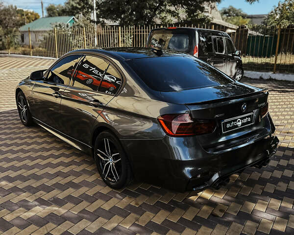 Серый БМВ 3 Серия, объемом двигателя 2 л и пробегом 185 тыс. км за 12500 $, фото 4 на Automoto.ua