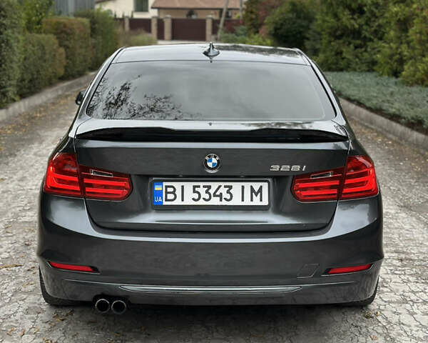 Серый БМВ 3 Серия, объемом двигателя 2 л и пробегом 223 тыс. км за 12500 $, фото 5 на Automoto.ua